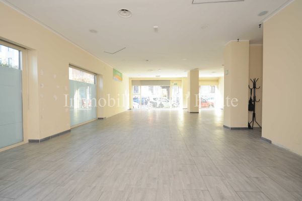 Negozio in affitto 160 Mq via Volvinio 23